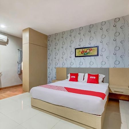 Oyo Flagship 3726 Tembok Batu Residence Tugu ภายนอก รูปภาพ