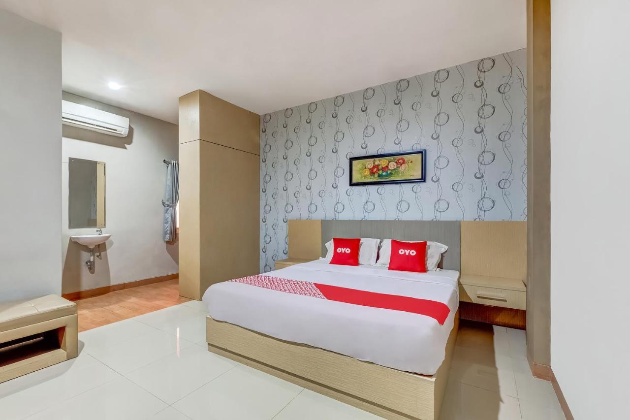 Oyo Flagship 3726 Tembok Batu Residence Tugu ภายนอก รูปภาพ