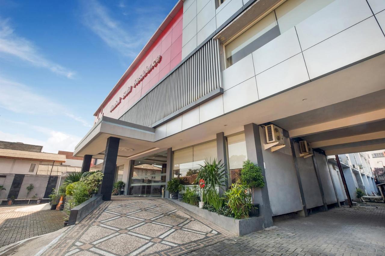 Oyo Flagship 3726 Tembok Batu Residence Tugu ภายนอก รูปภาพ