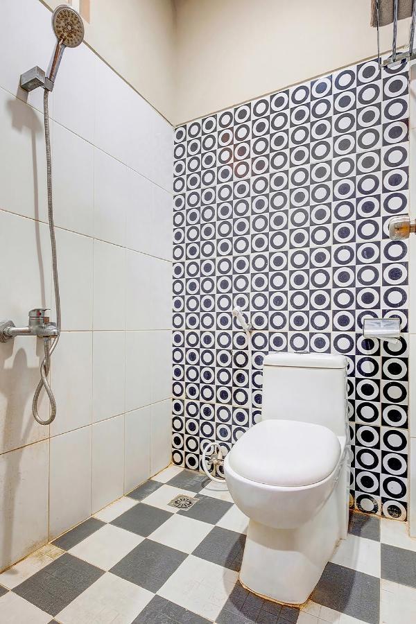 Oyo Flagship 3726 Tembok Batu Residence Tugu ภายนอก รูปภาพ