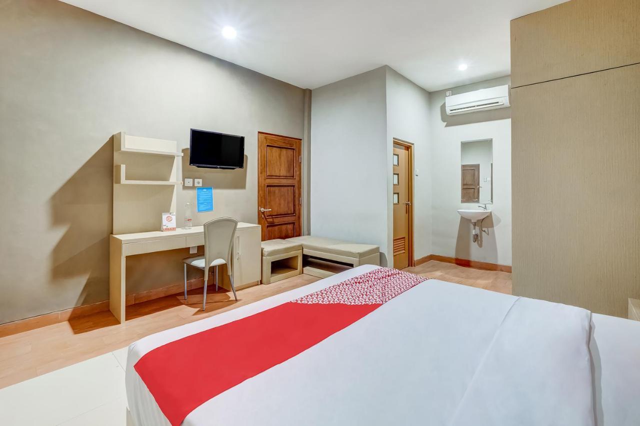 Oyo Flagship 3726 Tembok Batu Residence Tugu ภายนอก รูปภาพ