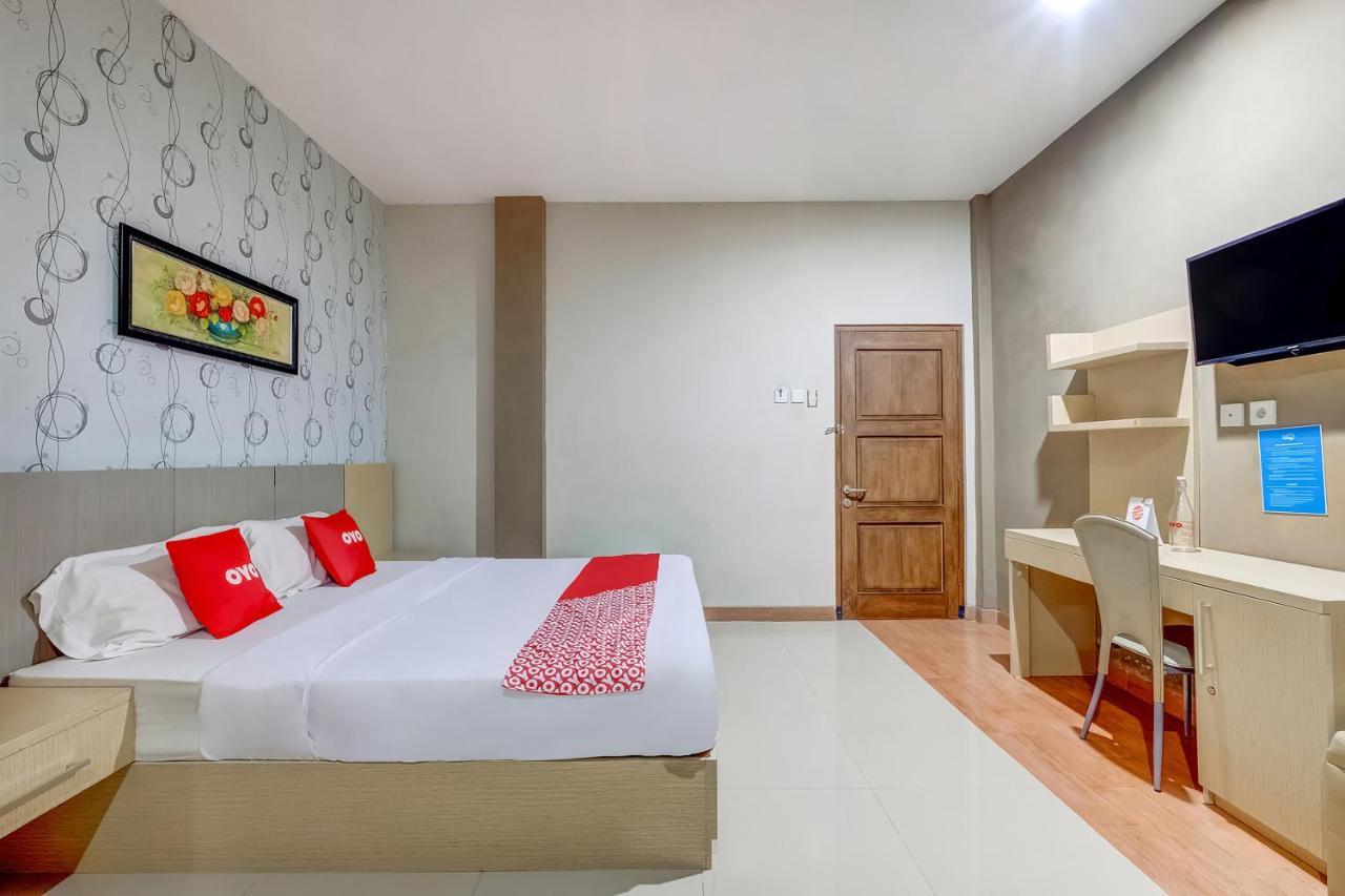 Oyo Flagship 3726 Tembok Batu Residence Tugu ภายนอก รูปภาพ