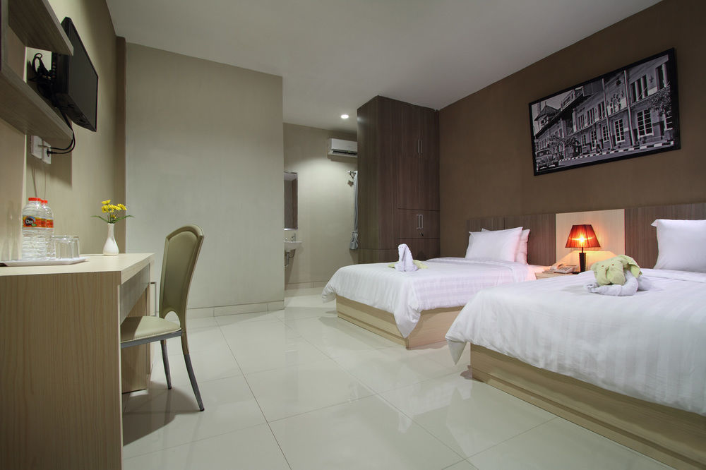 Oyo Flagship 3726 Tembok Batu Residence Tugu ภายนอก รูปภาพ