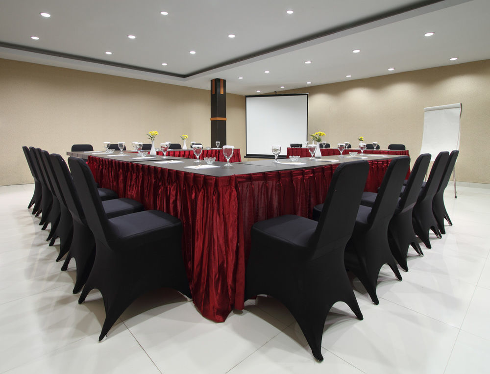 Oyo Flagship 3726 Tembok Batu Residence Tugu ภายนอก รูปภาพ