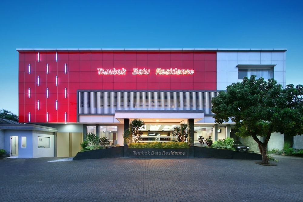 Oyo Flagship 3726 Tembok Batu Residence Tugu ภายนอก รูปภาพ