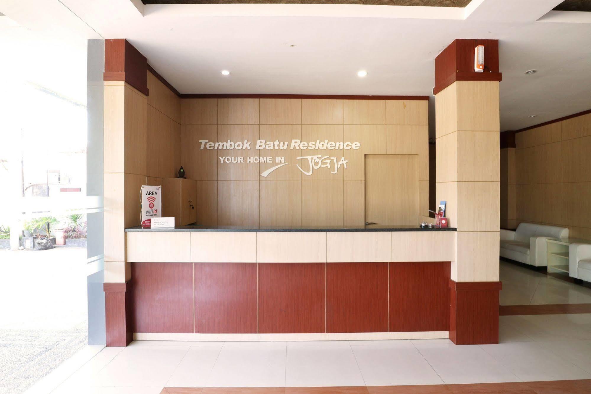 Oyo Flagship 3726 Tembok Batu Residence Tugu ภายนอก รูปภาพ